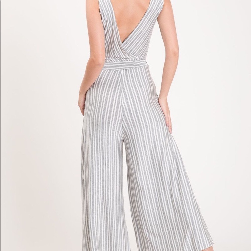 FRONT & BACK V~NECK SEMI~CROPPED SOFT JUMPSUIT - Picture 11 of 14